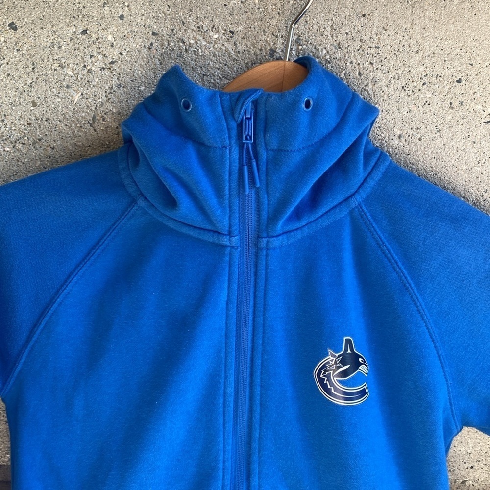 Canucks Hoody by Levelwear